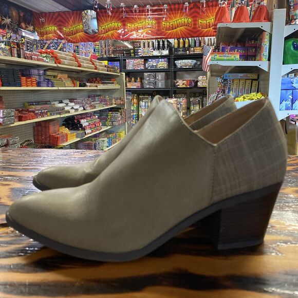Journee Collection Womens Ankle Boots Sz 7.5 Almond Toe - Side Zip - Block Heel - Picture 1 of 8